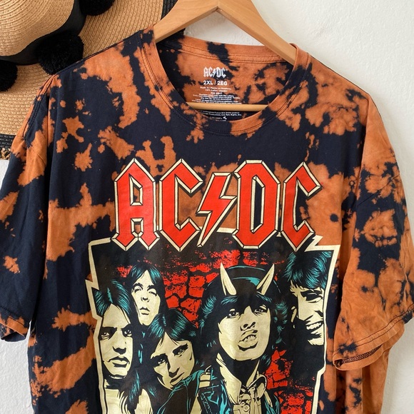 ✨ AC/DC Highway to Hell Black Bleach Dye Graphic Tee ✨ - Picture 6 of 8